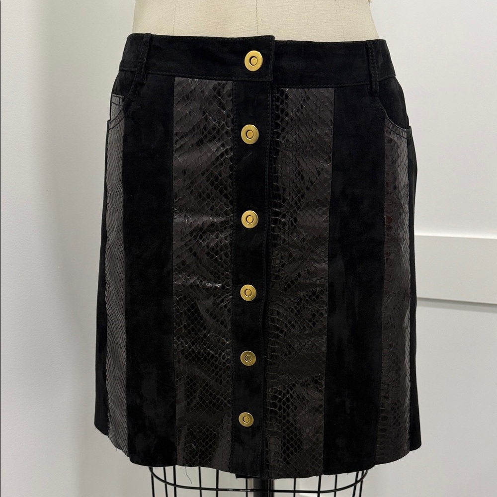 Beau Souci Black Leather Suede Mini Skirt Gold Accents Buttons Chic Size 8/10